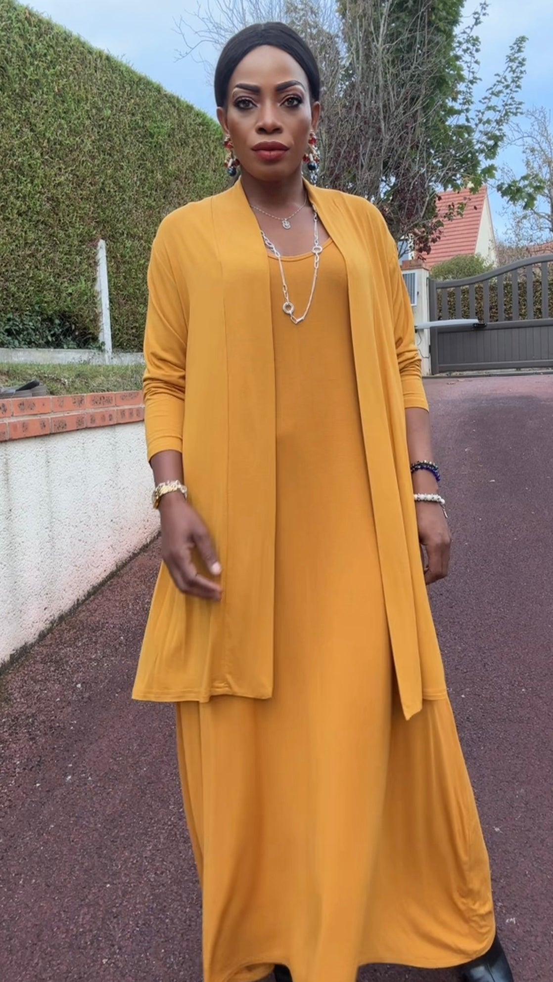Ensemble gilet mi-long &amp; robe moutarde